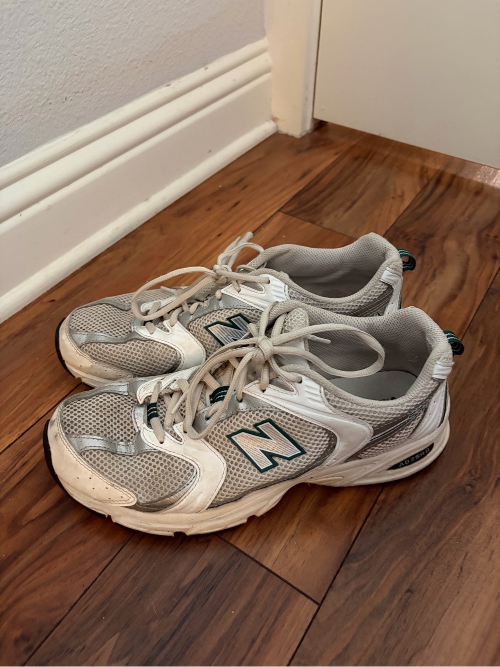 New Balance White and Gray Low-Top Running Sneaker - Picture 2 of 8